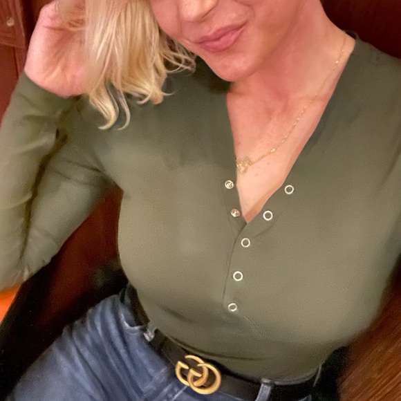 Meet your Posher, T - Picture 1 of 5